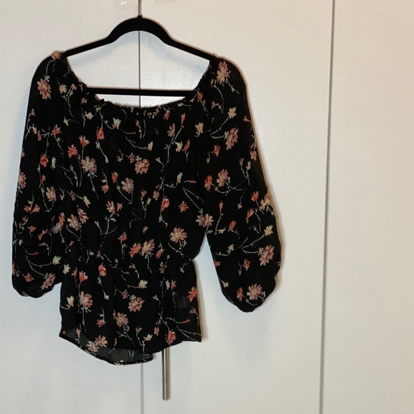 Floral off shoulder chiffon blouse - Picture 2 of 3